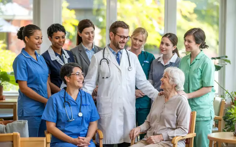 Mettre en lumière vos intervenants : créer la confiance par les visages et les compétences