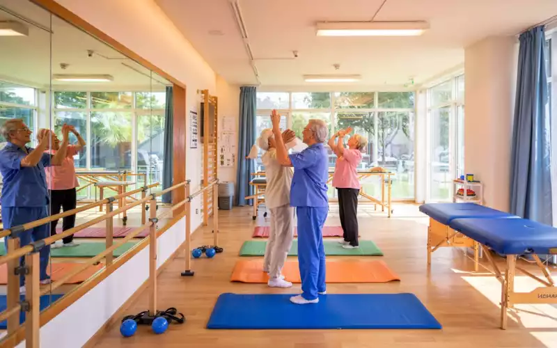Salle de kinésithérapie : soutenir la mobilité et préserver l'autonomie au quotidien