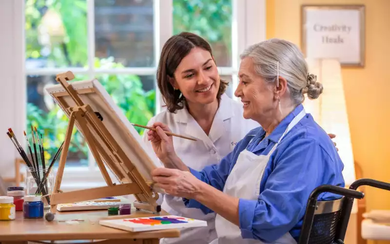 Art-thérapeute : libérer les émotions par la création artistique