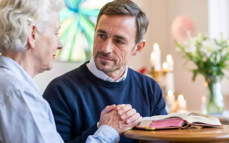 Aumônier ou référent spirituel : accompagner la quête de sens et le besoin de réconfort