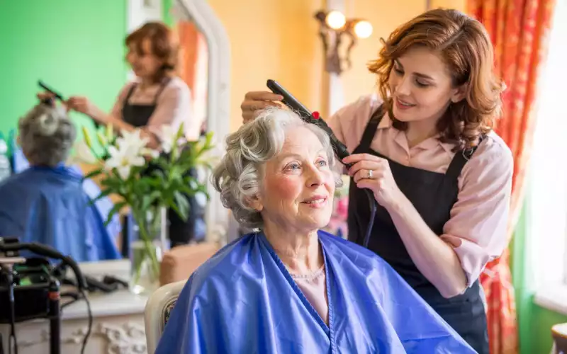 Service de coiffure : préserver l'estime de soi et la joie de se sentir beau