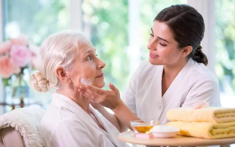 Soins esthétiques : prendre soin de l'apparence pour nourrir l'intérieur
